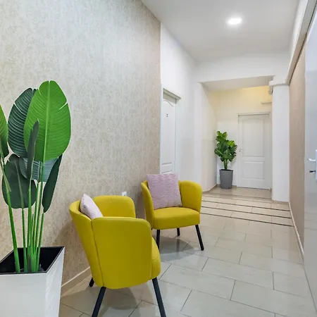 Appartamento New Chic Next To Heroes' Square